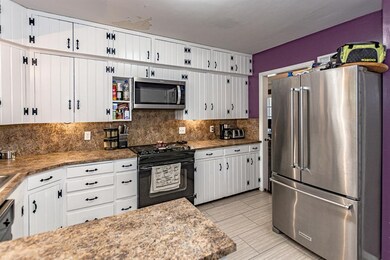 2421 10th Ave SW, Cedar Rapids, IA 52404 - photo 6