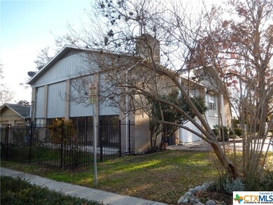 601 W Hopkins St, San Marcos, TX 78666 - photo 2