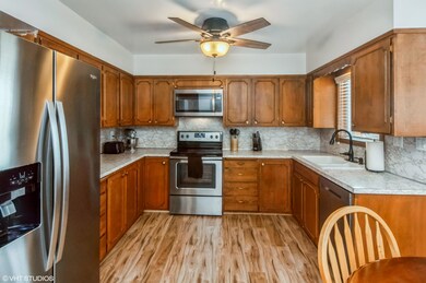 06_1653_N350W_177001_Kitchen_HiRes