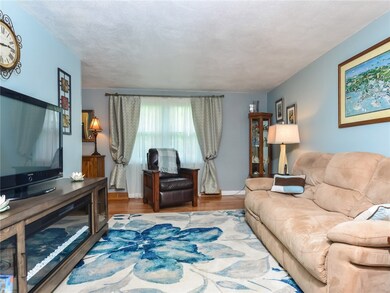 805 Pinewood Dr, Smithfield, RI 02917 - photo 6