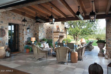 5_Outdoor Living Room Patio