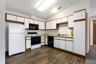 4525 1st Ave SW unit 10, Cedar Rapids, IA 52405 - photo 7