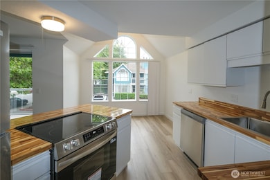 16419 Spruce Way unit A2, Lynnwood, WA 98037 - photo 7