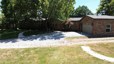 1527 Dillard Rd, Wilson, OK 73463 - photo 4