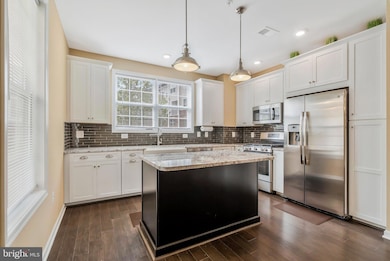 23266 Southdown Manor Terrace unit 102, Ashburn, VA 20148 - photo 5