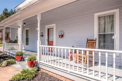 228 W Bell St, Statesville, NC 28677 - photo 3