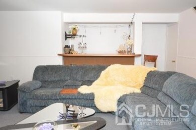 301 Michaels Ct, Woodbridge, NJ 07095 - photo 6