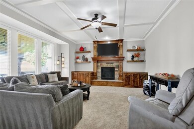 16685 S Lind Rd, Olathe, KS 66062 - photo 4