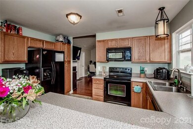 205 Tarrington Dr, Statesville, NC 28625 - photo 6