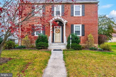 405 W Walnut St, North Wales, PA 19454 - photo 2