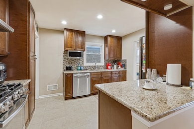 6319 N Albany Ave, Chicago, IL 60659 - photo 6