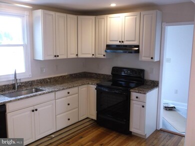 105 N Georgia Ave, Brunswick, MD 21716 - photo 3