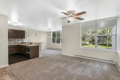 530 Founders Ave-017-013-Living Room-MLS