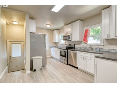 314 NW Gilliam Ave, Pendleton, OR 97801 - photo 6