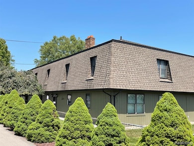 46070 Edgewater St, New Baltimore, MI 48047 - photo 5