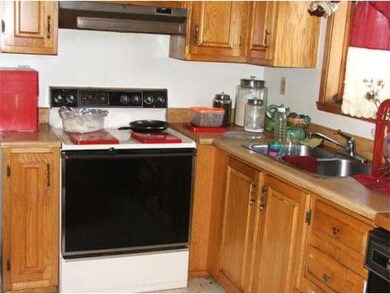 14 Avalon St, Revere, MA 02151 - photo 5