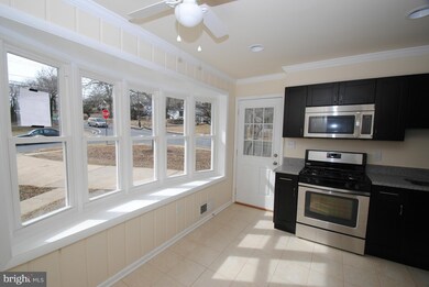 6643 Chestnut Ave, New Carrollton, MD 20784 - photo 4