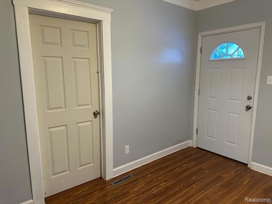 17167 Hasse St, HamtraMcK, MI 48212 - photo 5