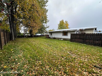 258 S Bailey St, Palmer, AK 99645 - photo 4