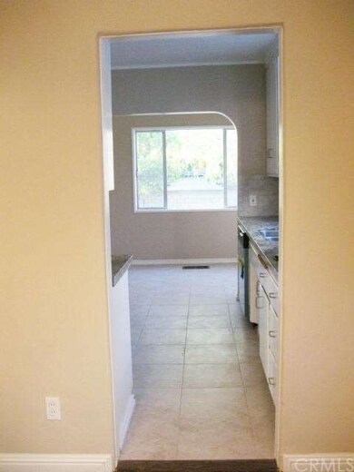 Entrance to kitchen.