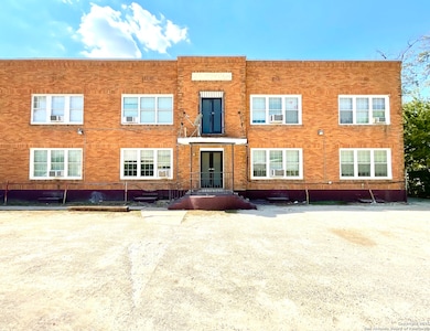 1409 W Woodlawn Ave unit 5, San Antonio, TX 78201 - photo 2