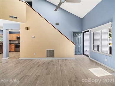 207 Cheyenne Ct unit 207, Asheville, NC 28803 - photo 2