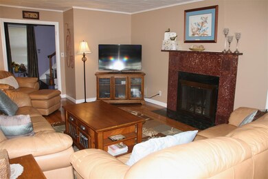 244 E Proctor Rd, Center Rutland, VT 05736 - photo 4