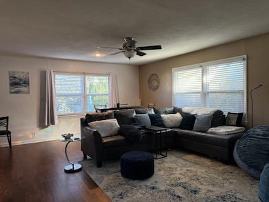 1056 S Salt Pond Ave, Marshall, MO 65340 - photo 4