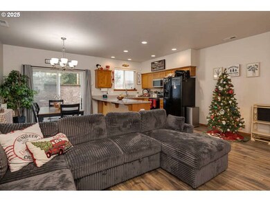 433 SW Pemberly Loop, McMinnville, OR 97128 - photo 6