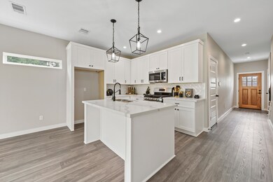 7832 Willow St, Houston, TX 77088 - photo 5