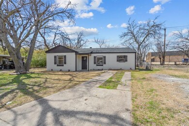 416 S Mcentire Ct, Fort Worth, TX 76108 - photo 2