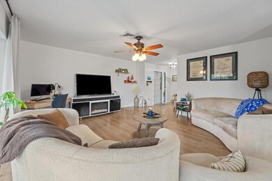 404 Pine Tree Ct unit 6, Lake Worth, FL 33462 - photo 3