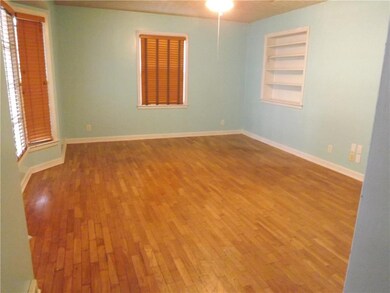 20 X 12 FORMAL LR WITH HARDWOOD FLOORS