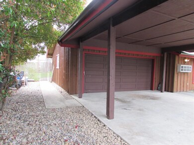 1161 Grandview Ave, Grants Pass, OR 97527 - photo 2