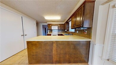 7501 Allman Rd, Shawnee, KS 66217 - photo 6