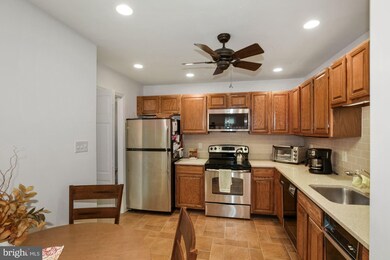 5904 Dorchester Way, Rockville, MD 20852 - photo 3