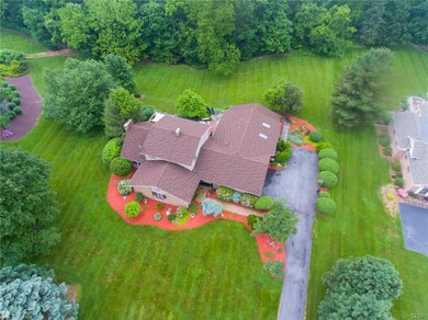 3400+ squ ft hone on a 1.2 acre tranquil lot with 