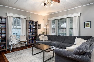 125 1st Ave, Statesville, NC 28677 - photo 2