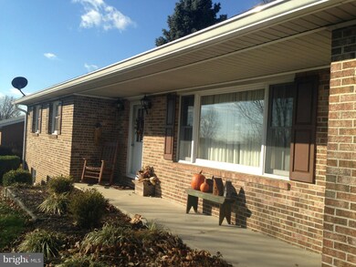 347 Ronald Dr, Greencastle, PA 17225 - photo 3