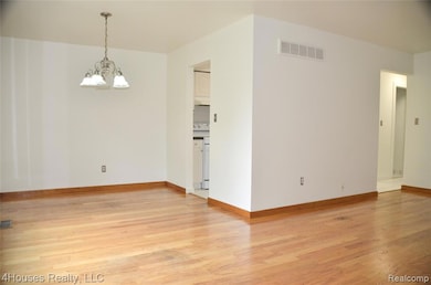 737 E Fox Hills Dr unit 180, Bloomfield Hills, MI 48304 - photo 6
