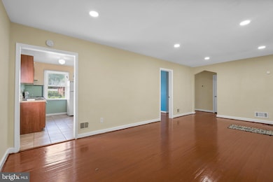 10112 Sutherland Rd, Silver Spring, MD 20901 - photo 7