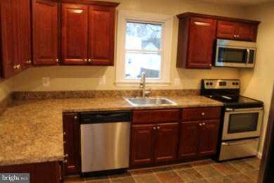 208 Sycamore Rd, Curtis Bay, MD 21226 - photo 2