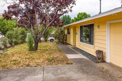 203 Princess Way, Central Point, OR 97502 - photo 3