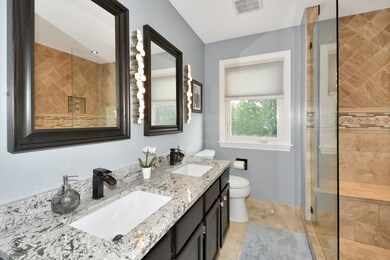 619 Lorree Ln, Lake In the Hills, IL 60156 - photo 4