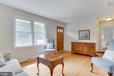 301 Beach Dr, Annapolis, MD 21403 - photo 4