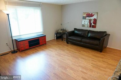 12811 Gatepost Ct, Herndon, VA 20171 - photo 3