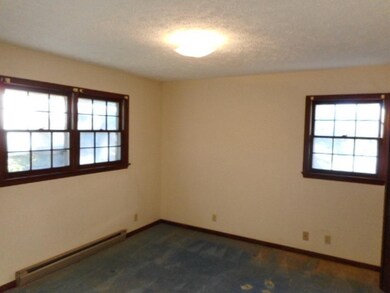 521 Staples St, Reidsville, NC 27320 - photo 5