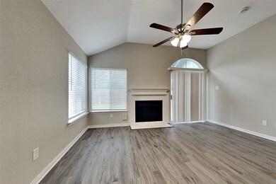 8635 Spring Green Dr, Houston, TX 77095 - photo 4