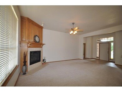 512 Loyd Ln, Moore, OK 73160 - photo 5