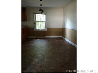 1216 E Broad St, Statesville, NC 28677 - photo 4